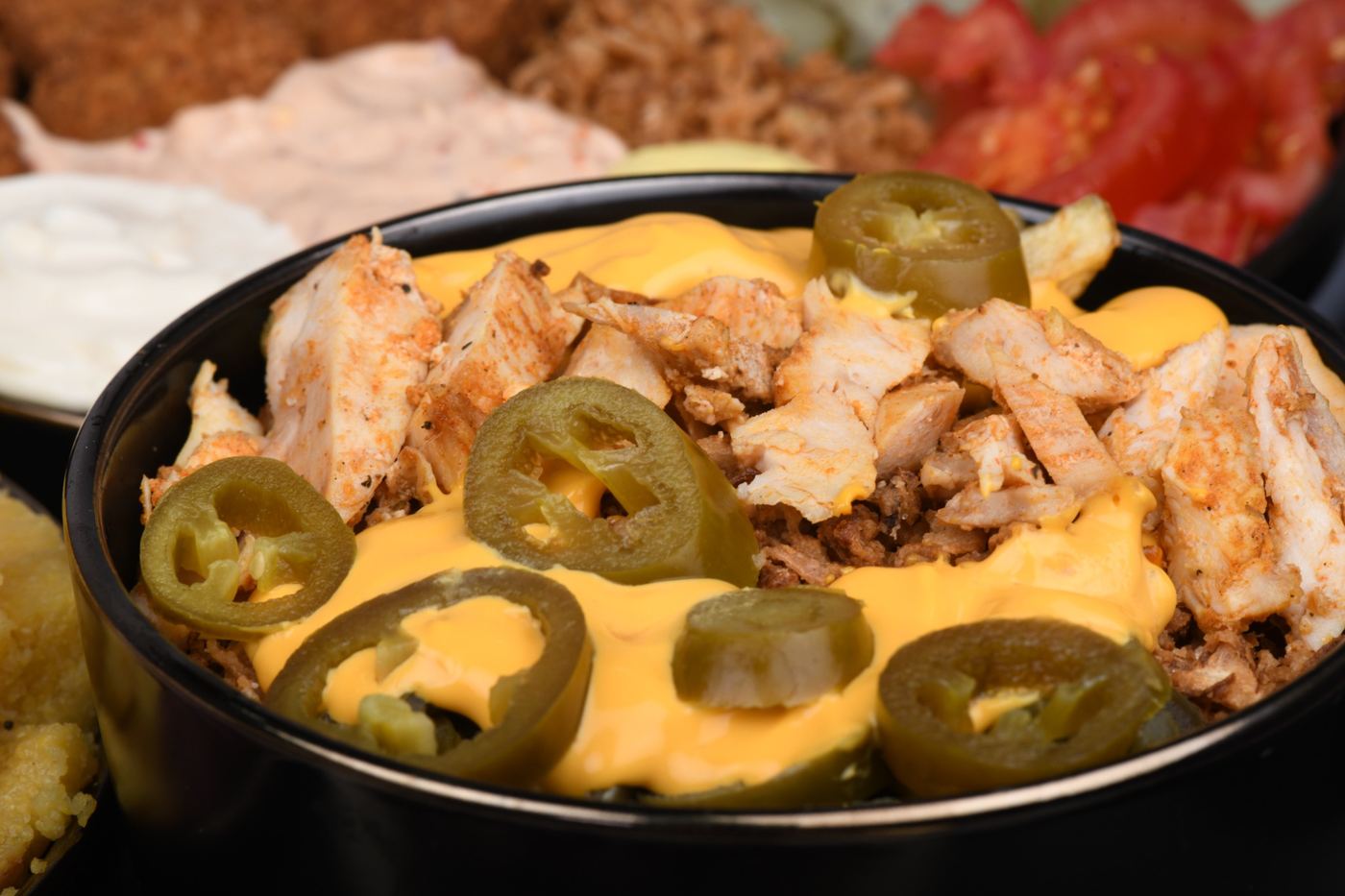 Bol cu pui, cheddar și jalapeno